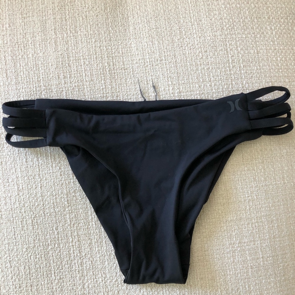 Hurley Bottoms size small
